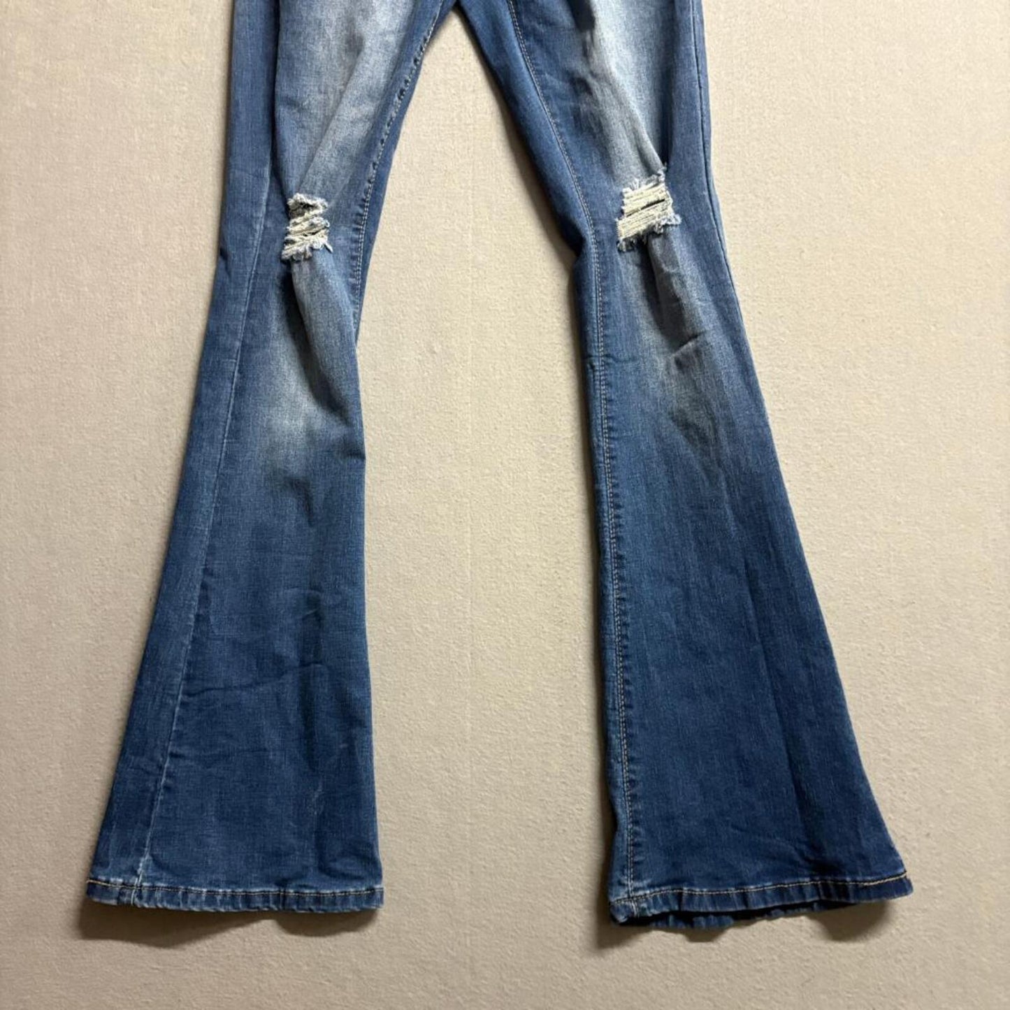 Celebrity Ace Distressed Flare Jeans Womens Size 5/27 Blue Denim Ripped Knee