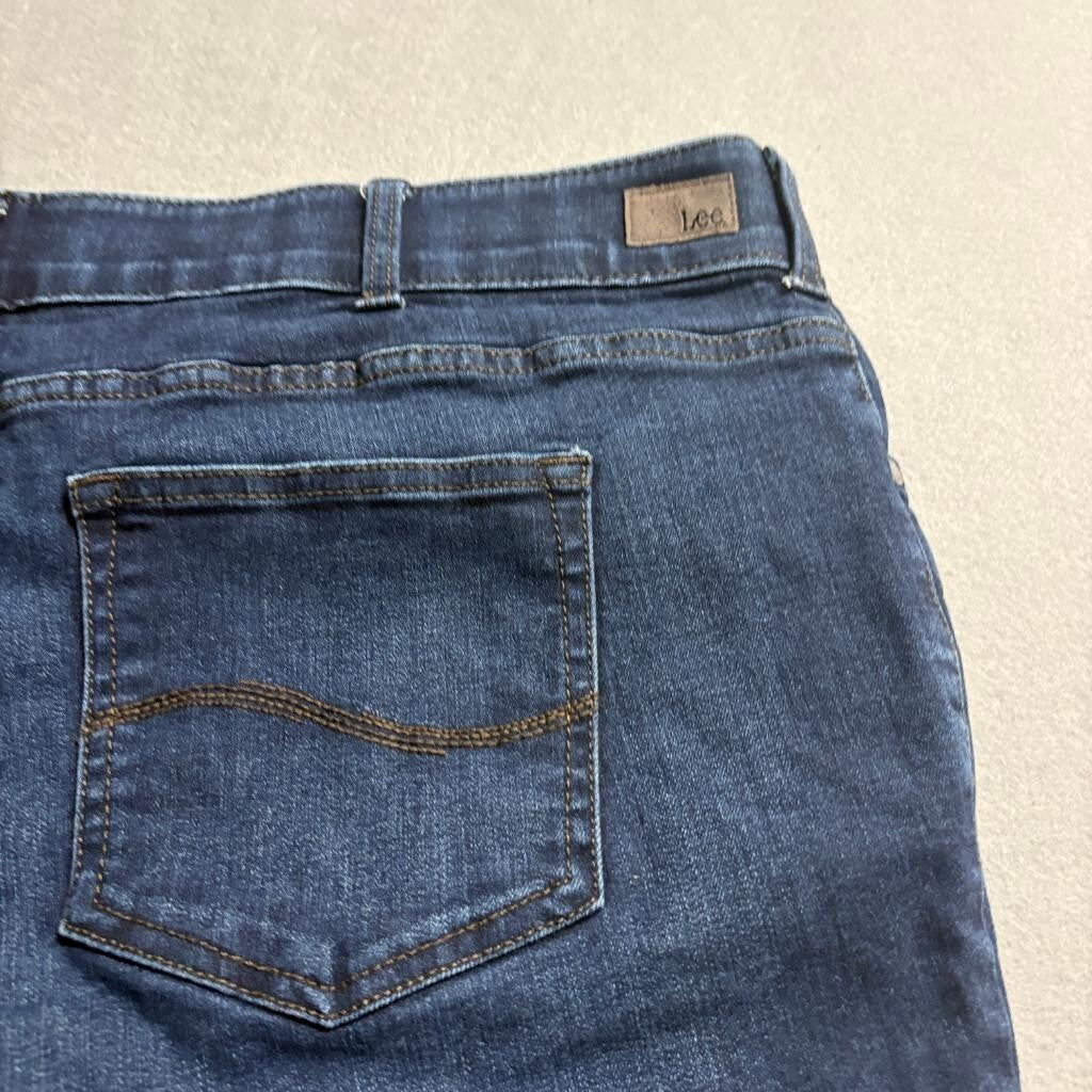Lee Flex Motion Regular Fit Straight Leg Jeans Womens 22W Petite Blue Denim Mid
