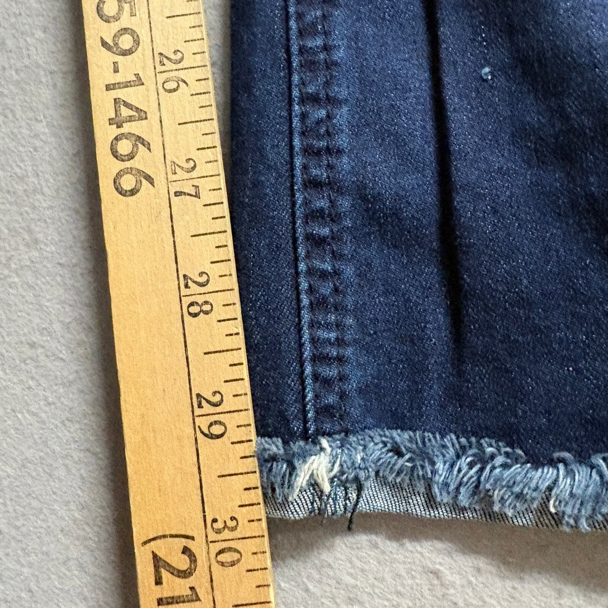 Democracy Absolution Jeans Womens Size 2P Blue Stretch Raw Hem Straight Leg