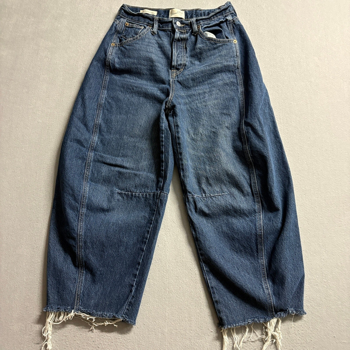 Universal Thread High Rise Curved Leg Ankle Jeans Womens Size 6/R Blue Denim
