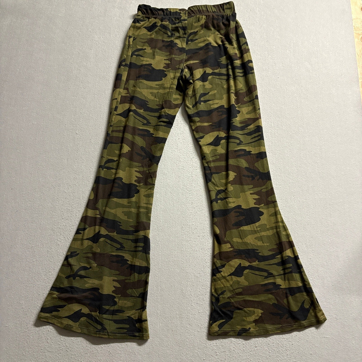 LA Gypsy Camo Flare Pants Womens Size M Stretch Elastic Waist High Rise Bell