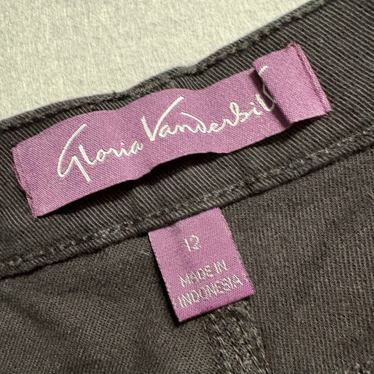 Gloria Vanderbilt Amanda Jeans Womens Size 12 Black Tapered Leg Classic Rise NWT