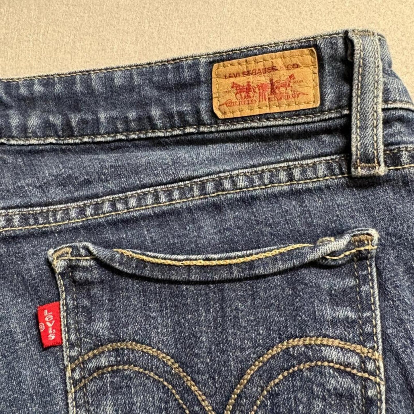 Levi's 524 Too Superlow Jeans Womens 9 Short Blue Denim Low Rise Slim Straight