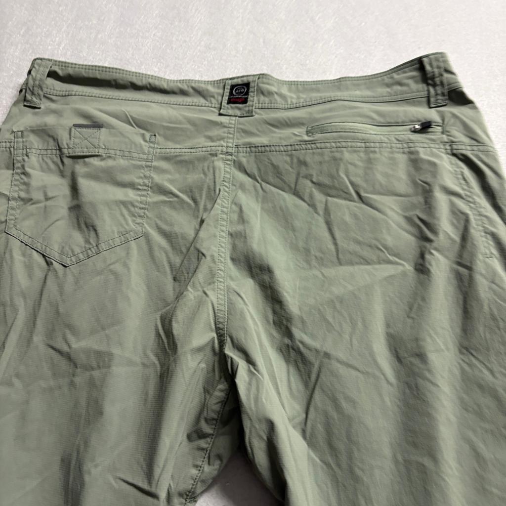 Wrangler ATG Mens 40x30 Green All Terrain Gear Nylon Stretch Utility Pants