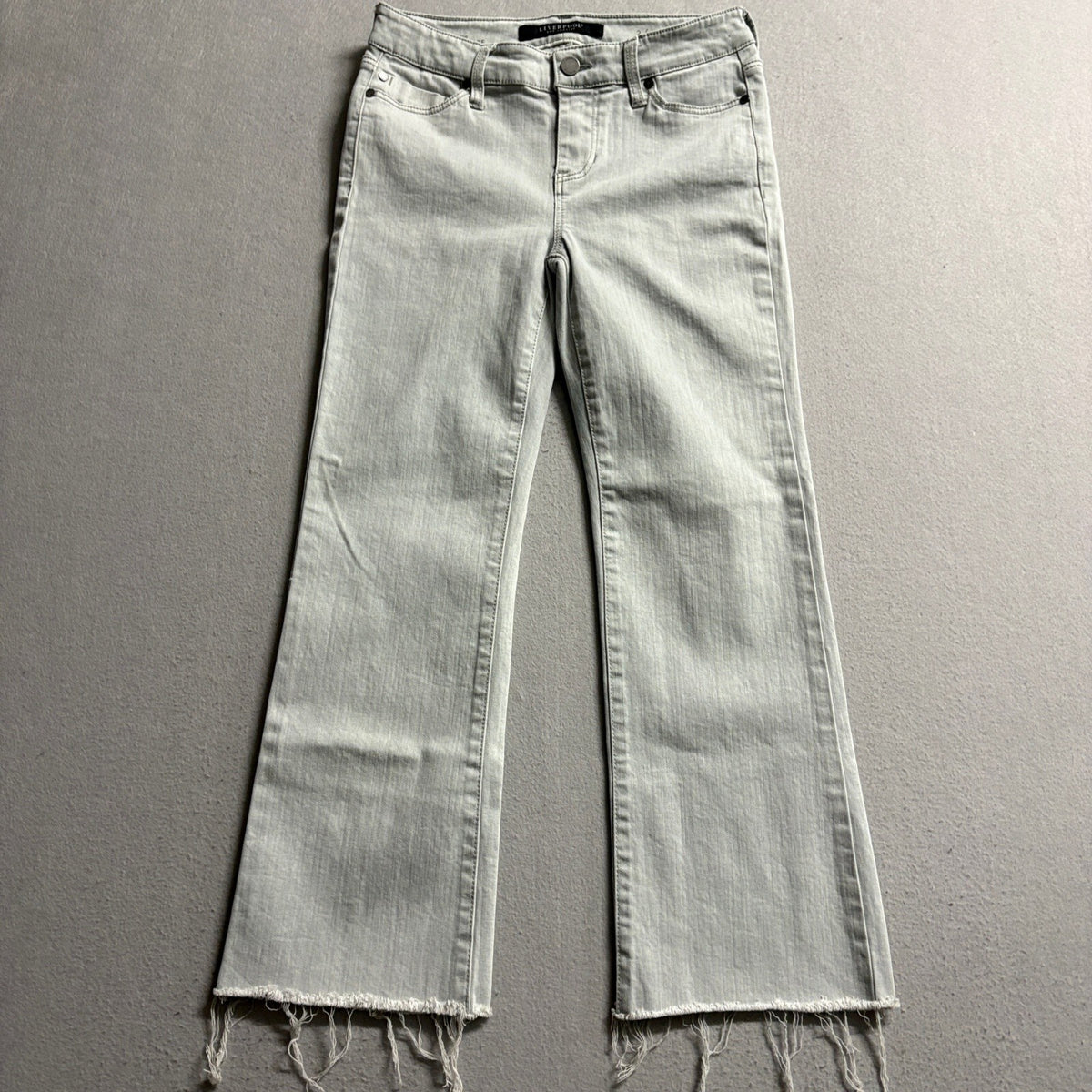 Liverpool Los Angeles The Crop Flare Jeans Womens Size 2 26 Grey Raw Raw Hem