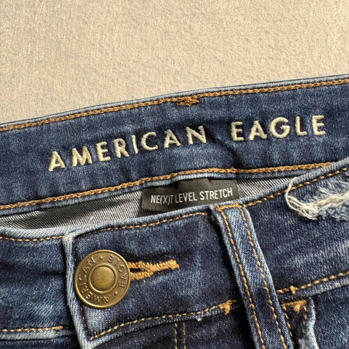 American Eagle Next Level Stretch Jegging Womens Size 2 Long Distressed Jeans