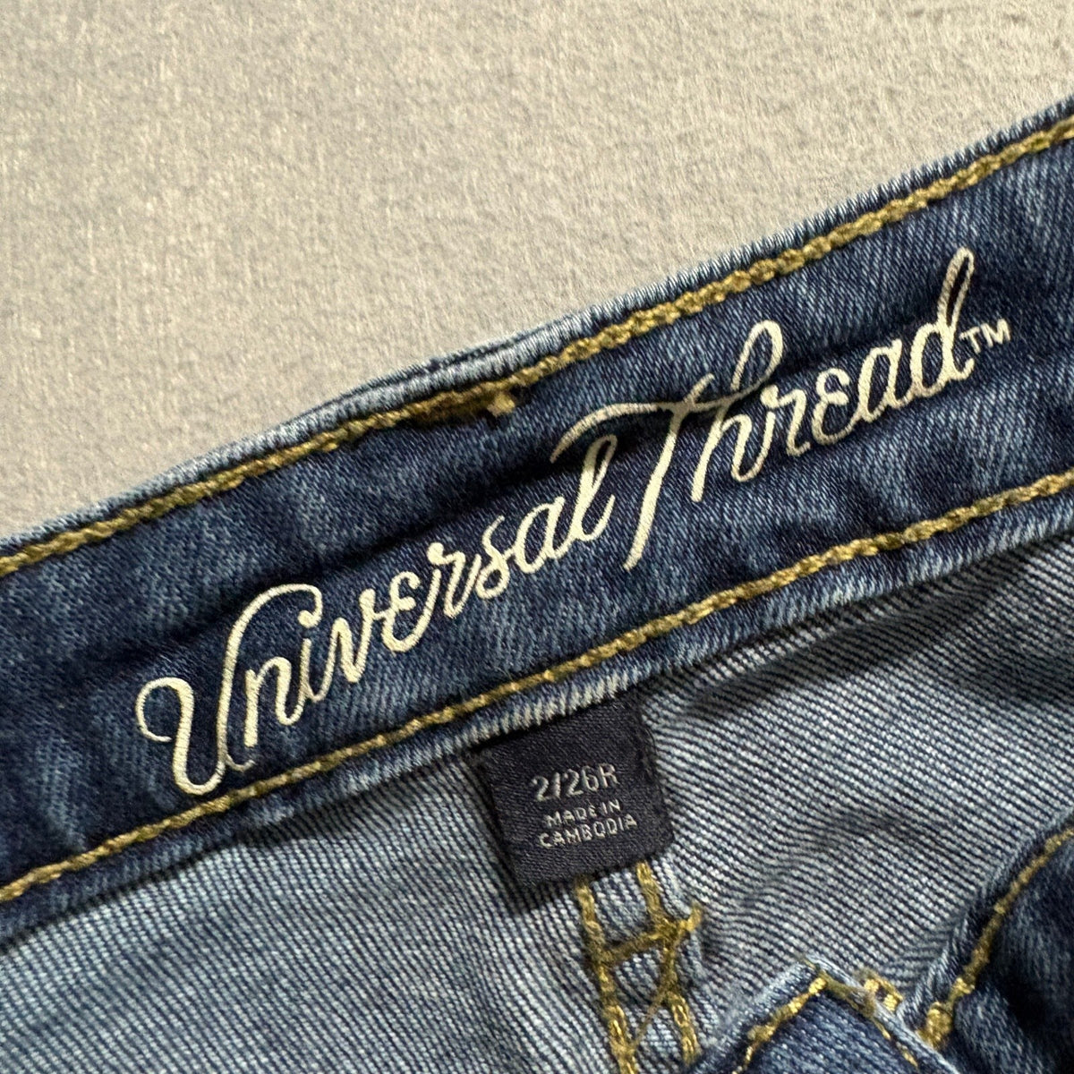 Universal Thread Colorblock Crop Flare Jeans Womens Size 2 26R Blue Raw Hem