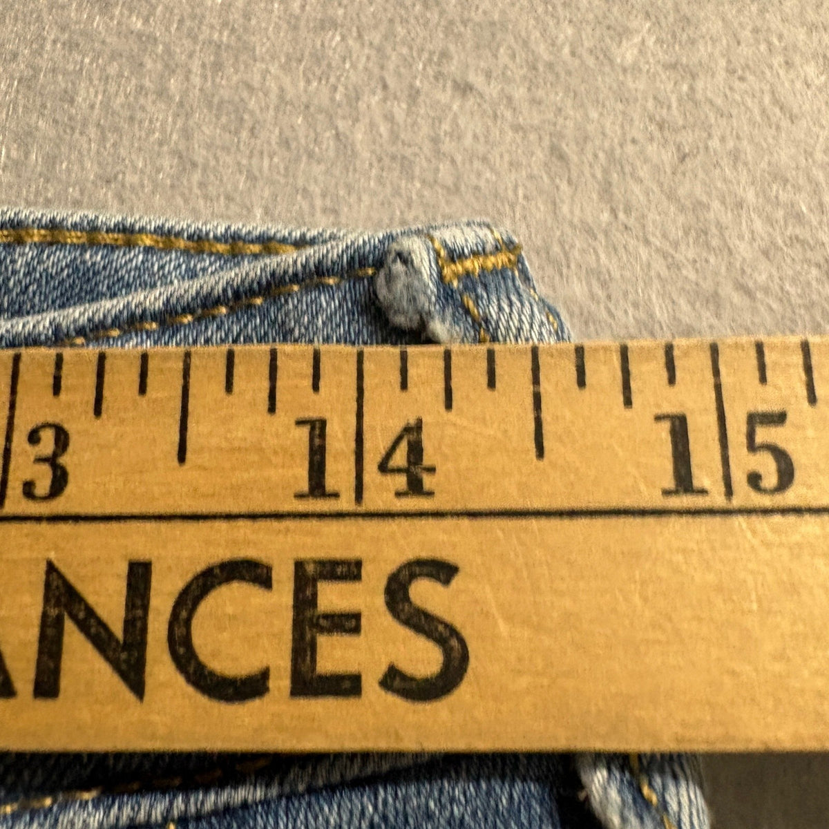 Universal Thread Womens Distressed Bootcut Jeans Size 4/27R Medium Wash Stretch