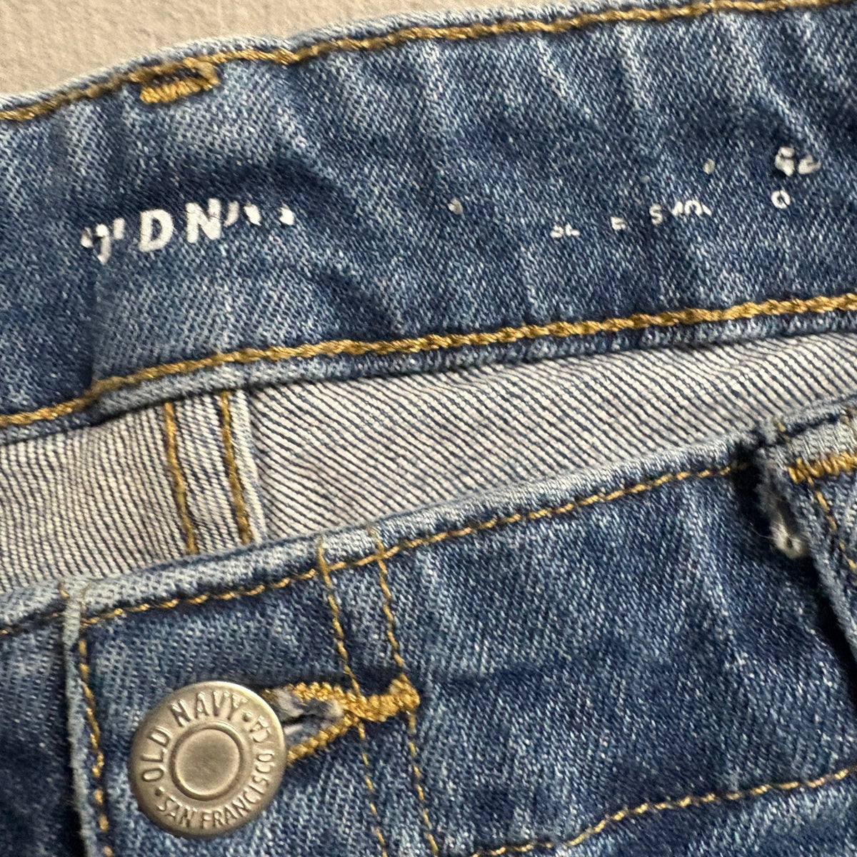 Old Navy Seamed Front Straight Leg Jeans Womens Size 14 Medium Wash Denim