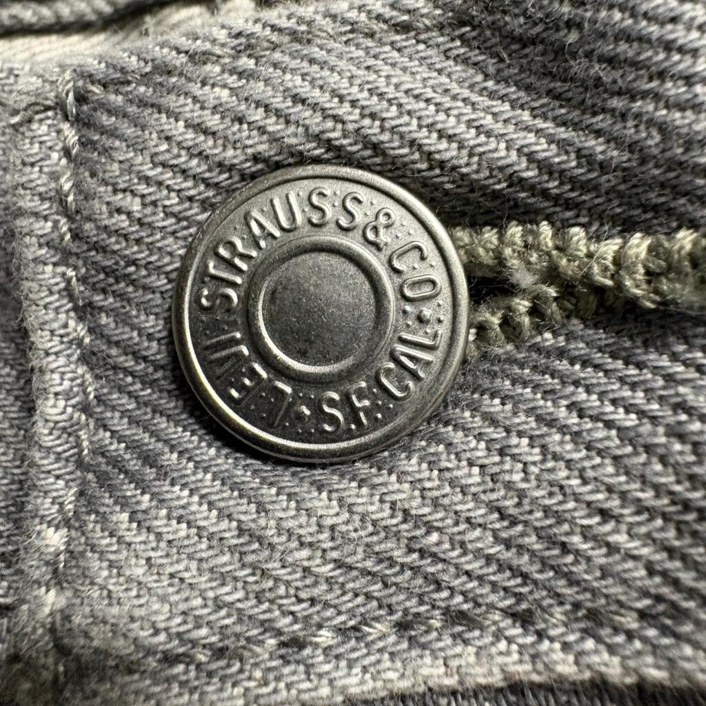 Levis 501 Womens Gray Denim Jeans Cut Off Raw Hem Size 36x32 Actual 35x23.5
