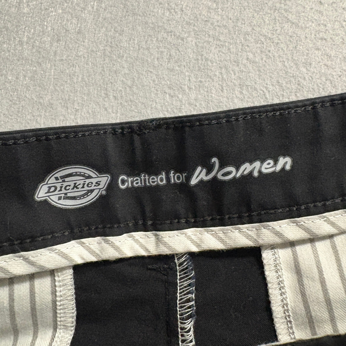 Dickies Crafted for Women Slim Fit Pants Size 14 Black Cotton Blend Workwear