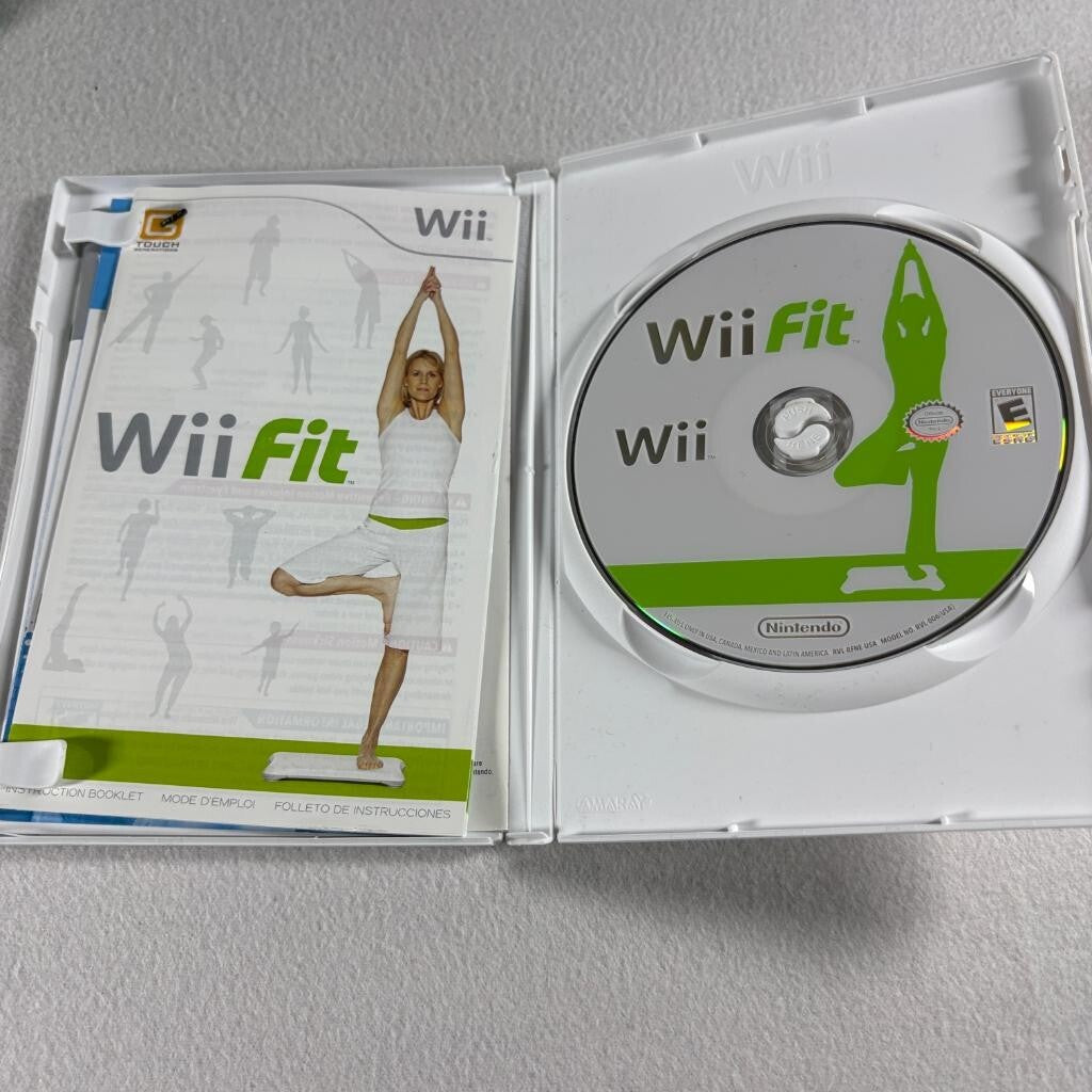 Wii Fit Nintendo Wii Game Complete CIB with Manual