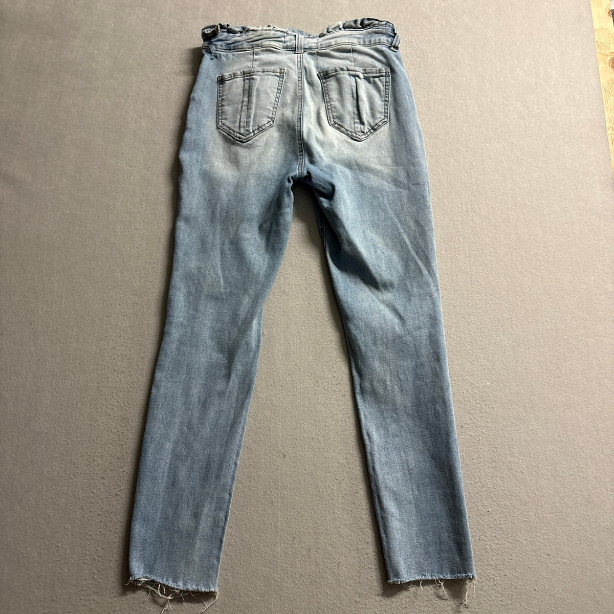 Ashley Mason Paperbag Waist Jeans Womens Size 9 Light Wash Raw Hem Stretch Blue