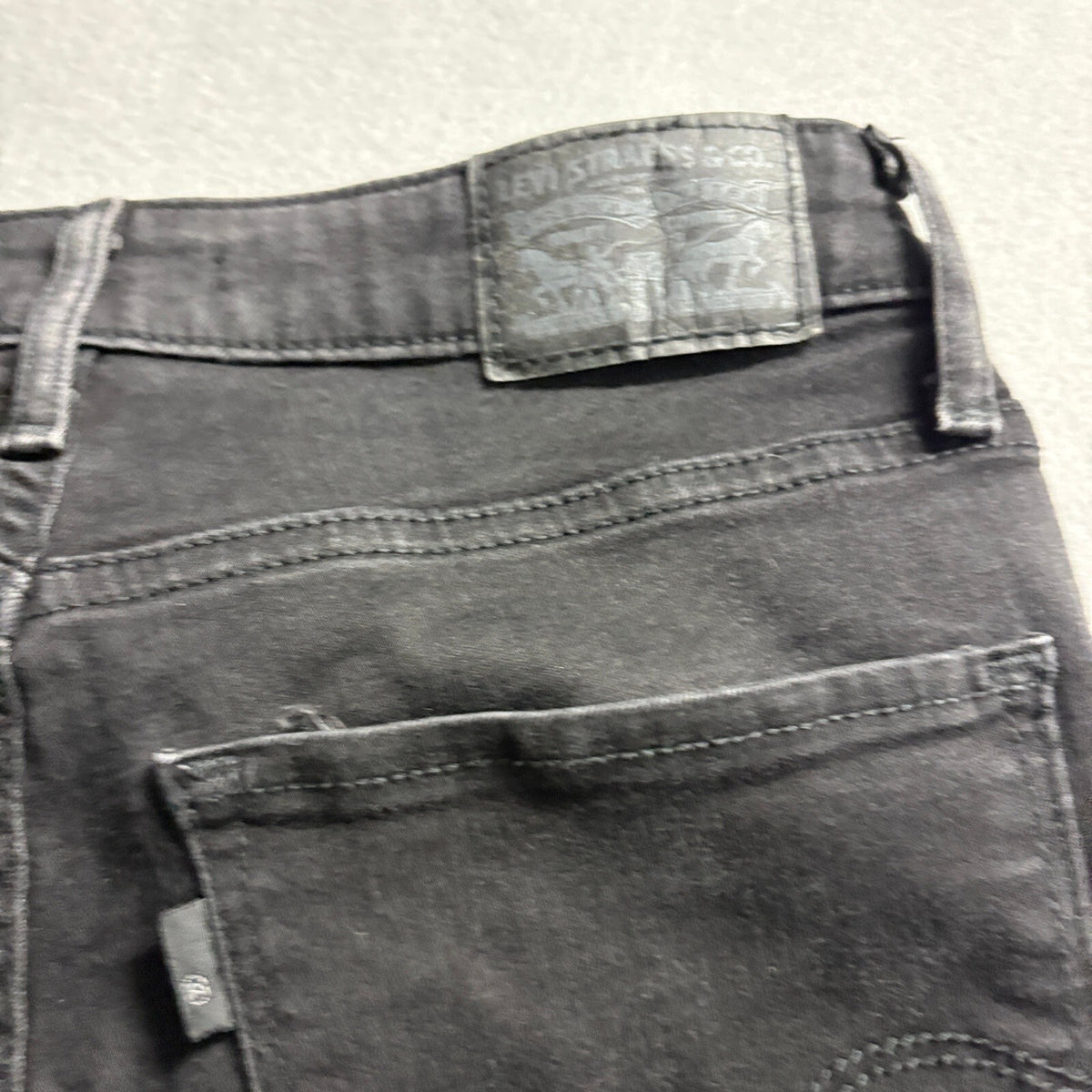 Levis 725 High Rise Bootcut Jeans Womens 28x30 Black Denim Stretch Pants