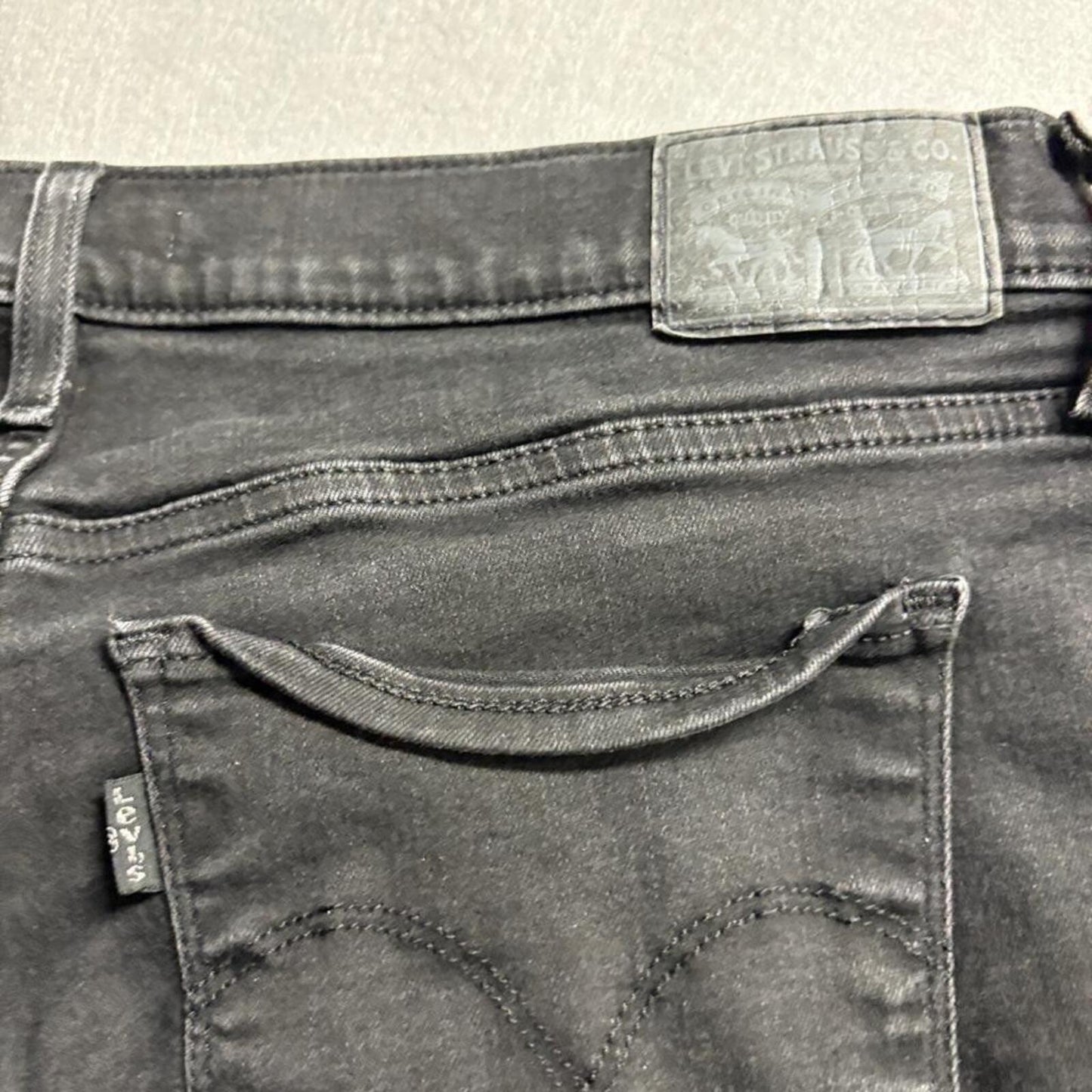 Levi's 311 Shaping Skinny Jeans Womens Size 33 Black Denim Stretch Pants 33x27
