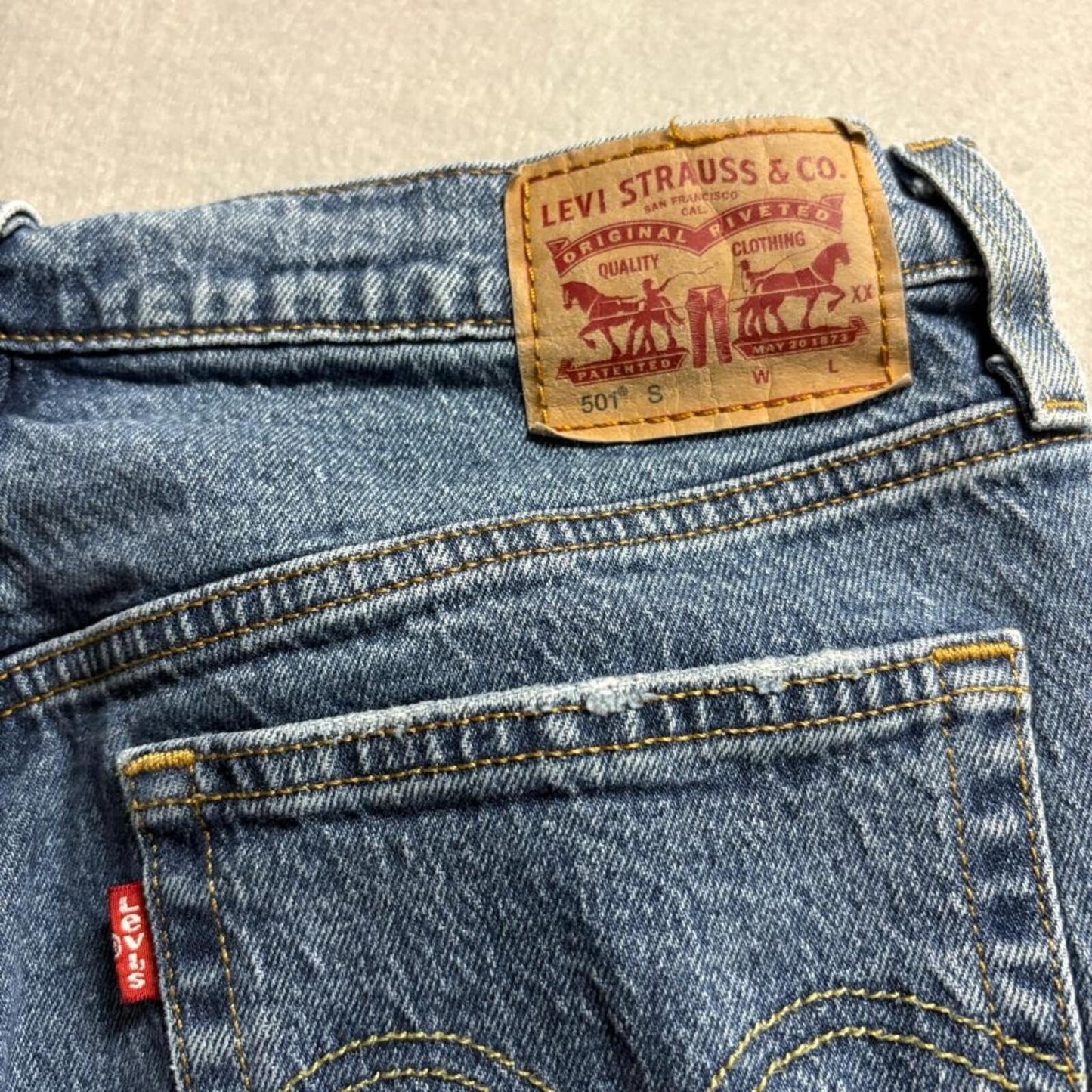 Levis 501 Original Fit Jeans Mens W29 L28 Blue Denim Button Fly Waterless