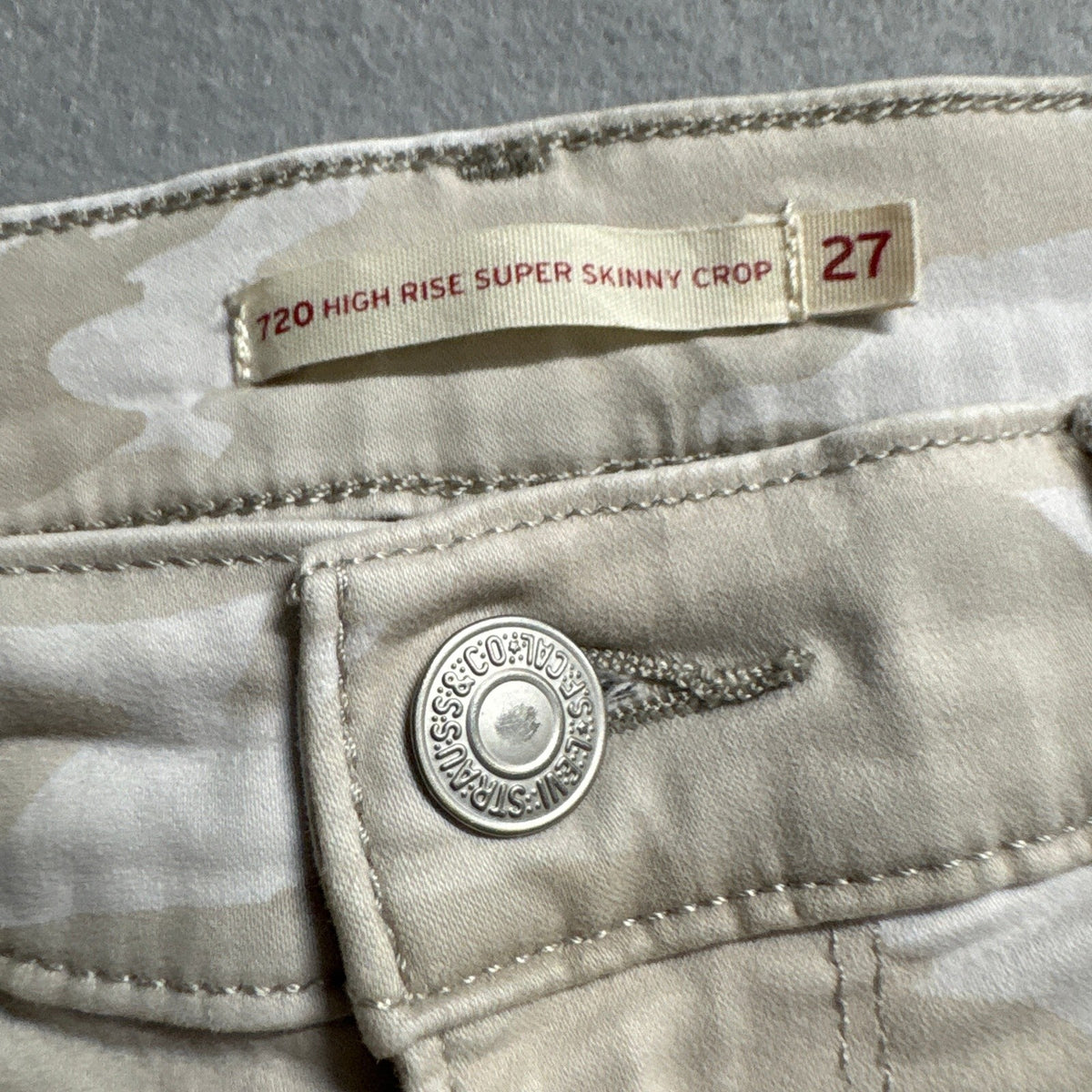 Levi's 720 High Rise Super Skinny Crop Camo Jeans Womens Size 27 Beige Stretch