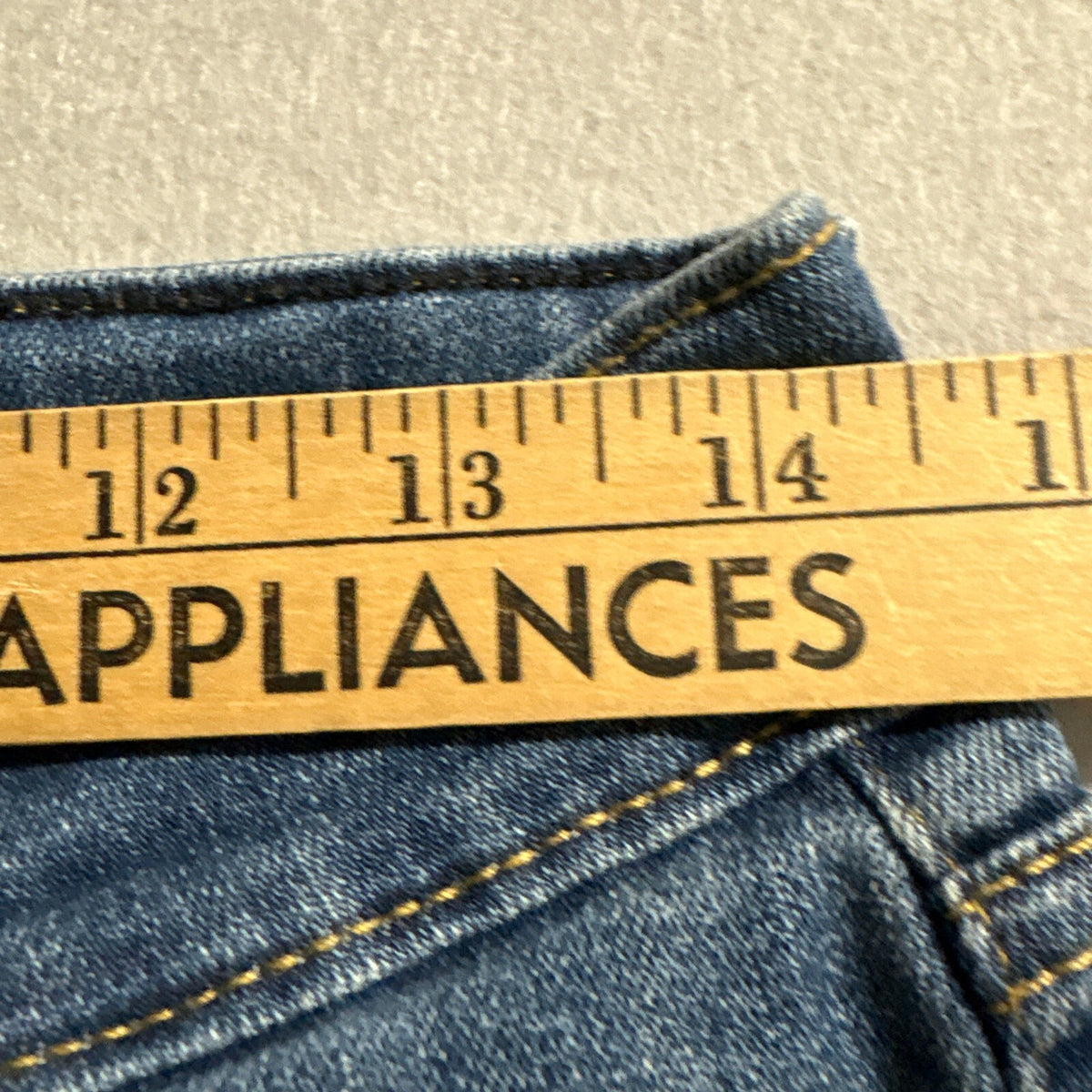 Signature by Levi Strauss Co Gold Label Womens Mid Rise Skinny Jeans Size 6L W28