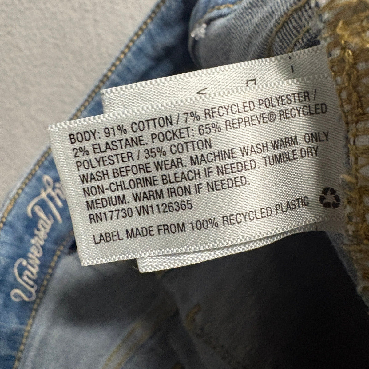 Universal Thread Womens Distressed Bootcut Jeans Size 4/27R Medium Wash Stretch