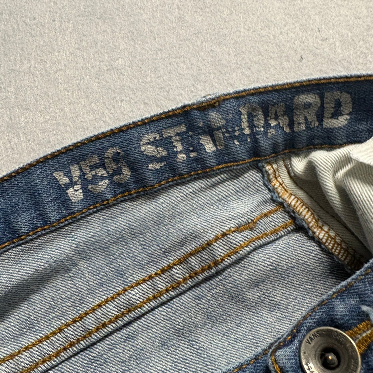 Vans V66 Standard Distressed Mens Blue Denim Jeans Size 30 x 30 Ripped Knees