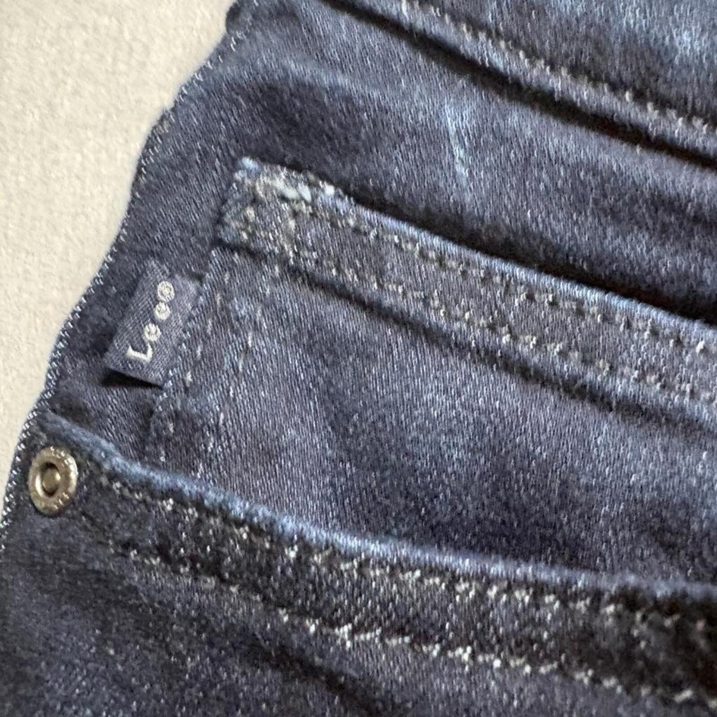 Lee Relaxed Fit Straight Leg Jeans Womens 10 Medium Dark Wash Blue Mid Rise