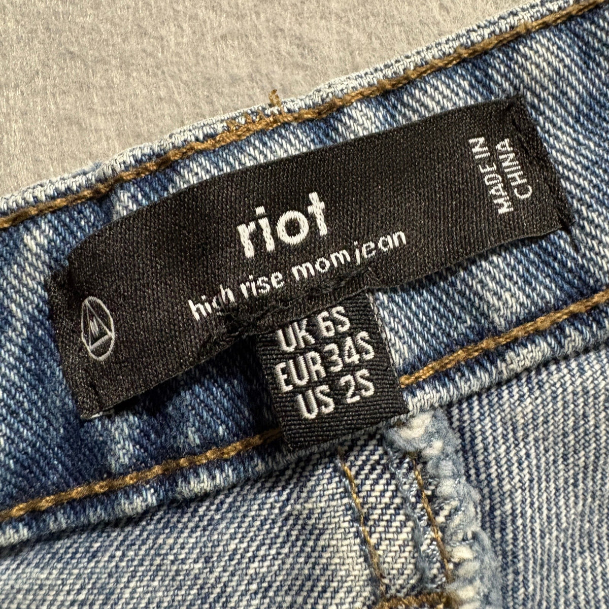 Missguided Riot High Rise Mom Jeans Womens US 2 Distressed Ripped Light Wash