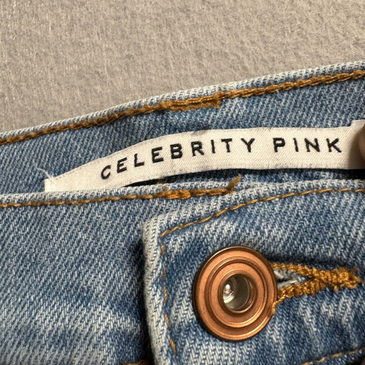 Celebrity Pink Womens Hi-Rise Mom Jeans Size 7/28 Blue Distressed Denim New