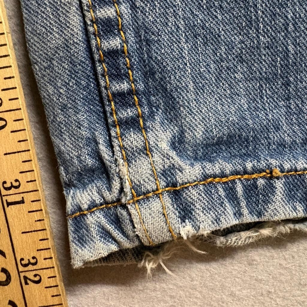 Levis 559 Relaxed Straight Jeans Mens 33x34 Blue Denim Medium Wash Distressed
