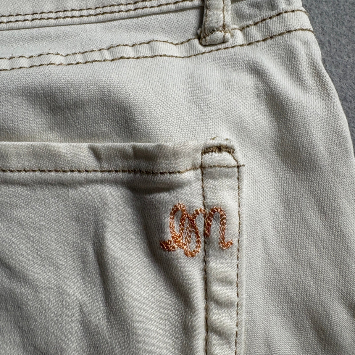 I & M Premium Jeans Womens Size 9 White Distressed Ripped Denim Stretch Pants