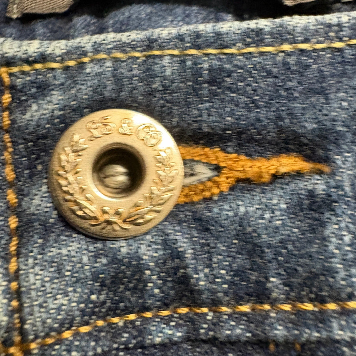 Levis 505 Straight Leg Jeans Womens Size 4 Medium Wash Denim Blue W27 L32