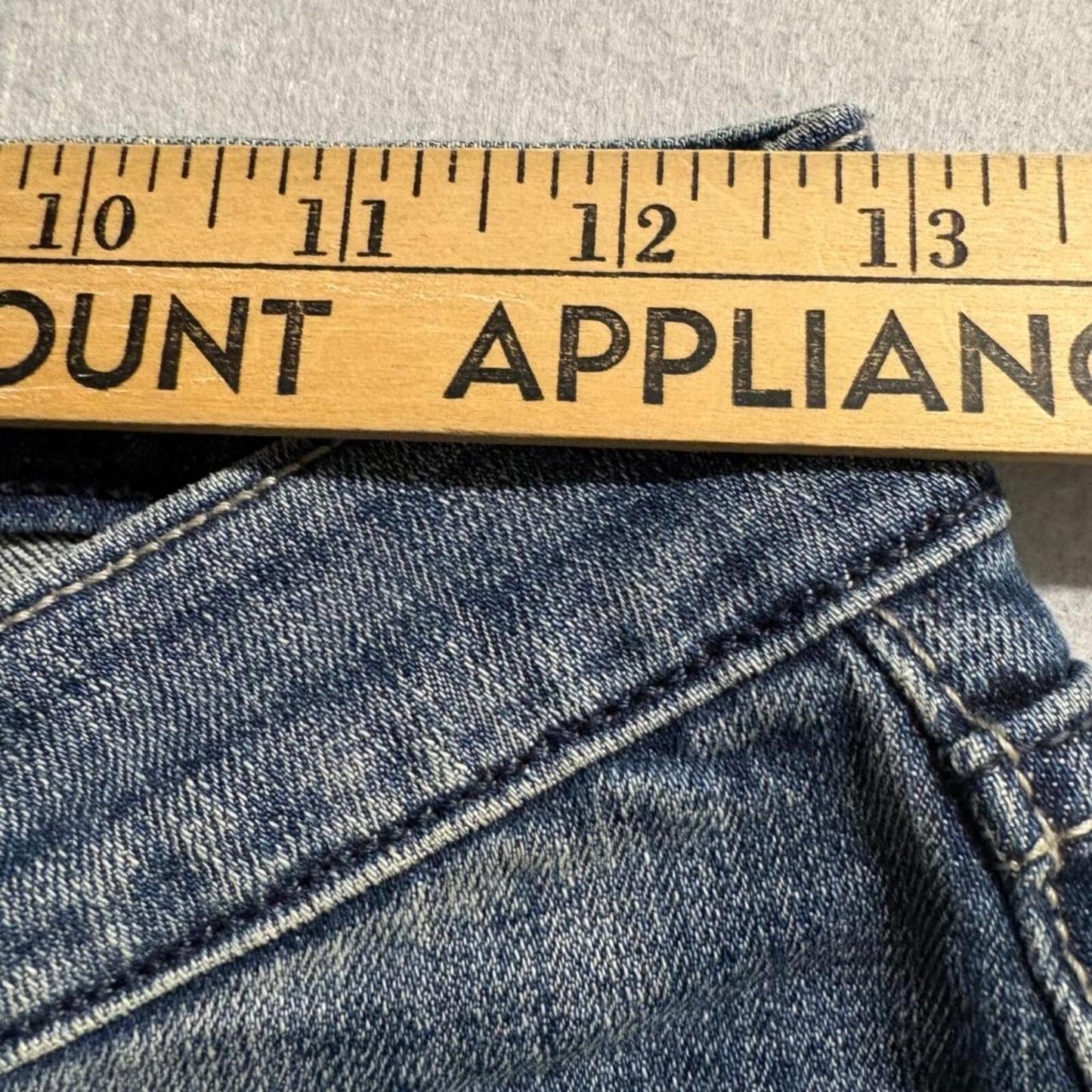 Levis 528 Curvy Cut Jeans Womens 3 Medium Blue Denim Slim Straight Leg Stretch