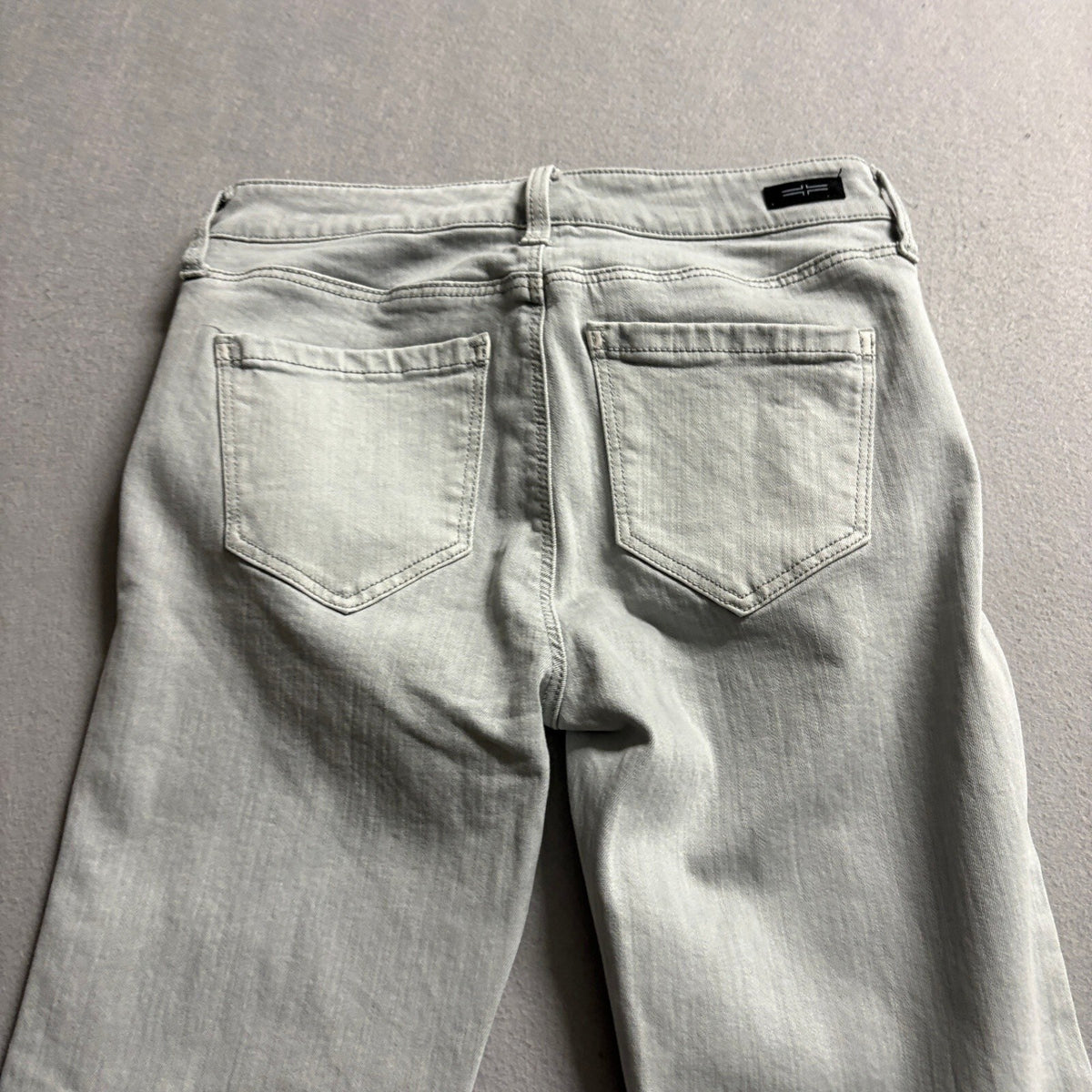 Liverpool Los Angeles The Crop Flare Jeans Womens Size 2 26 Grey Raw Raw Hem