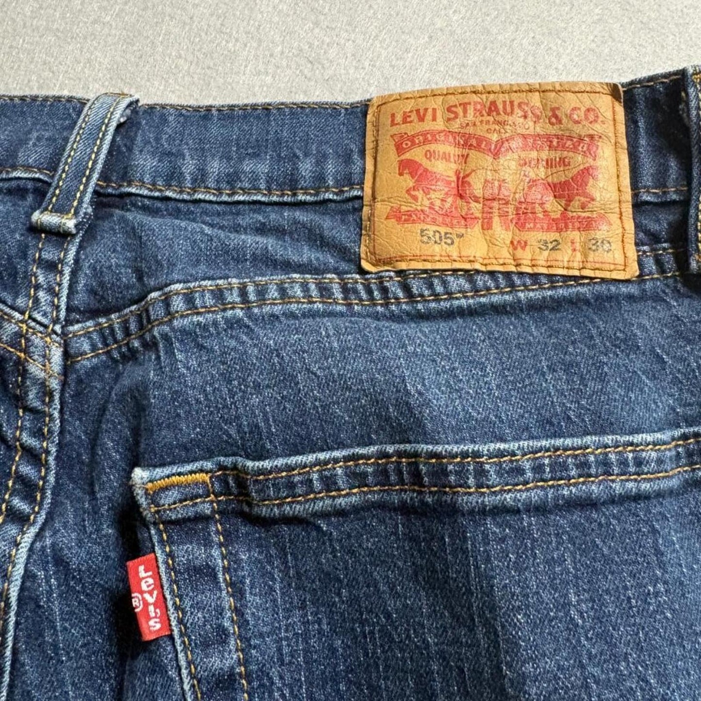 Levis 505 Regular Fit Jeans Mens 32x30 Blue Denim Straight Leg Pants