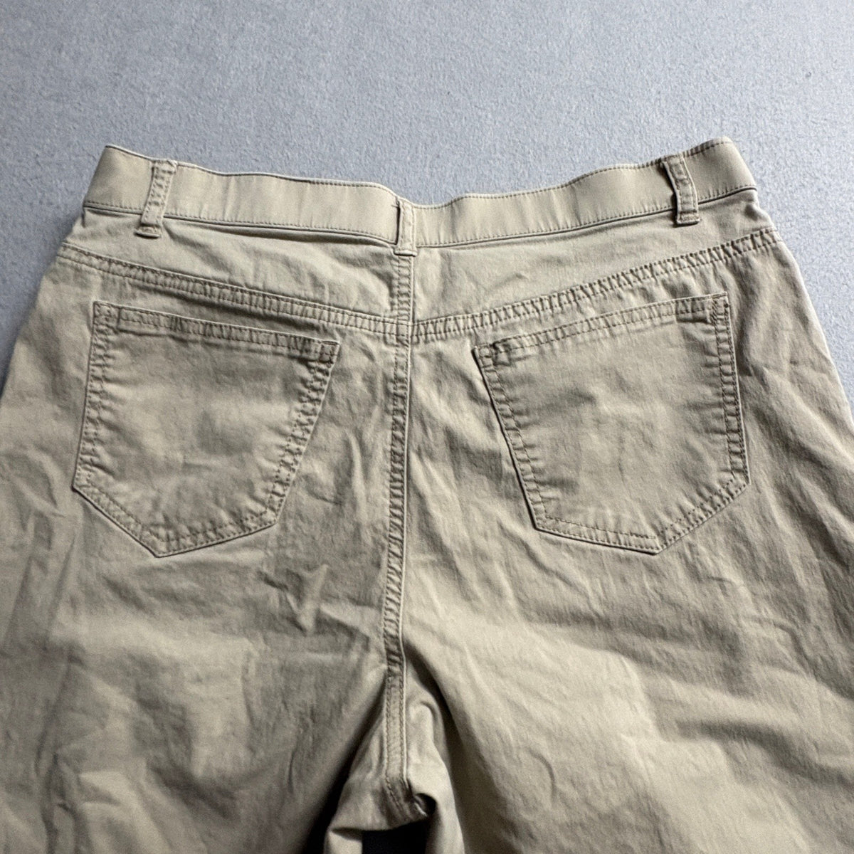 Croft & Barrow Bermuda Shorts Womens 10 Khaki Tan Stretch Natural Fit Capris