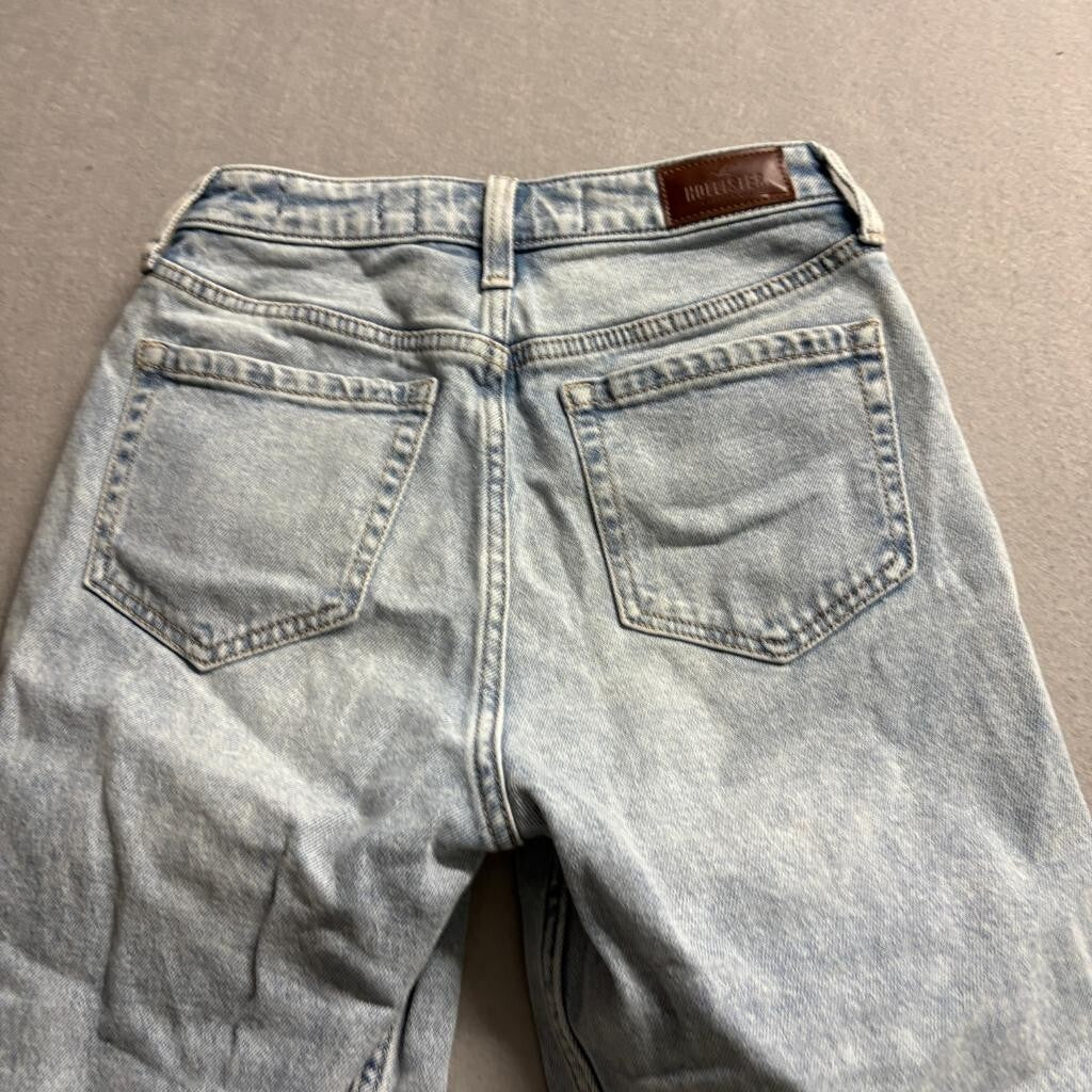 Hollister Ultra High Rise Mom Jeans Womens 1R W25 L27 Light Wash Denim Stretch