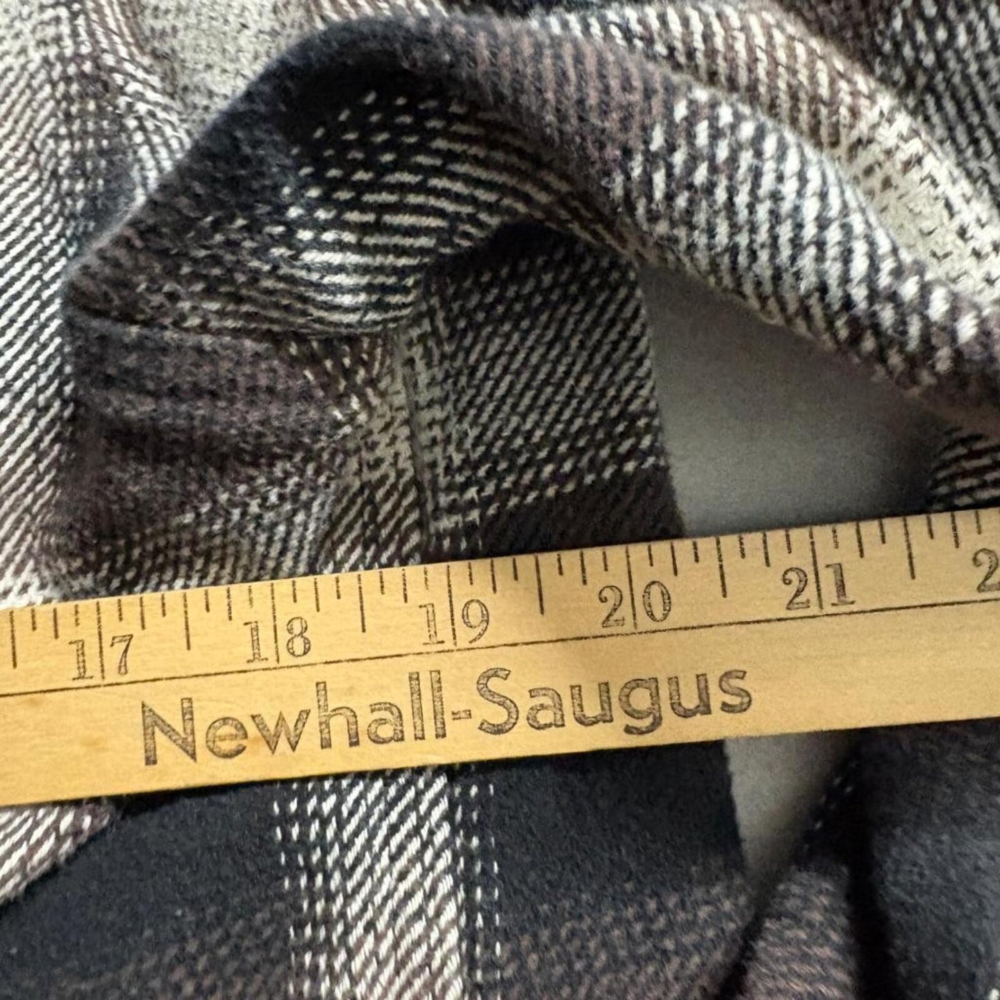 Orvis Flannel Shirt Mens Medium Brown Black Plaid Heavyweight Cotton Button Up