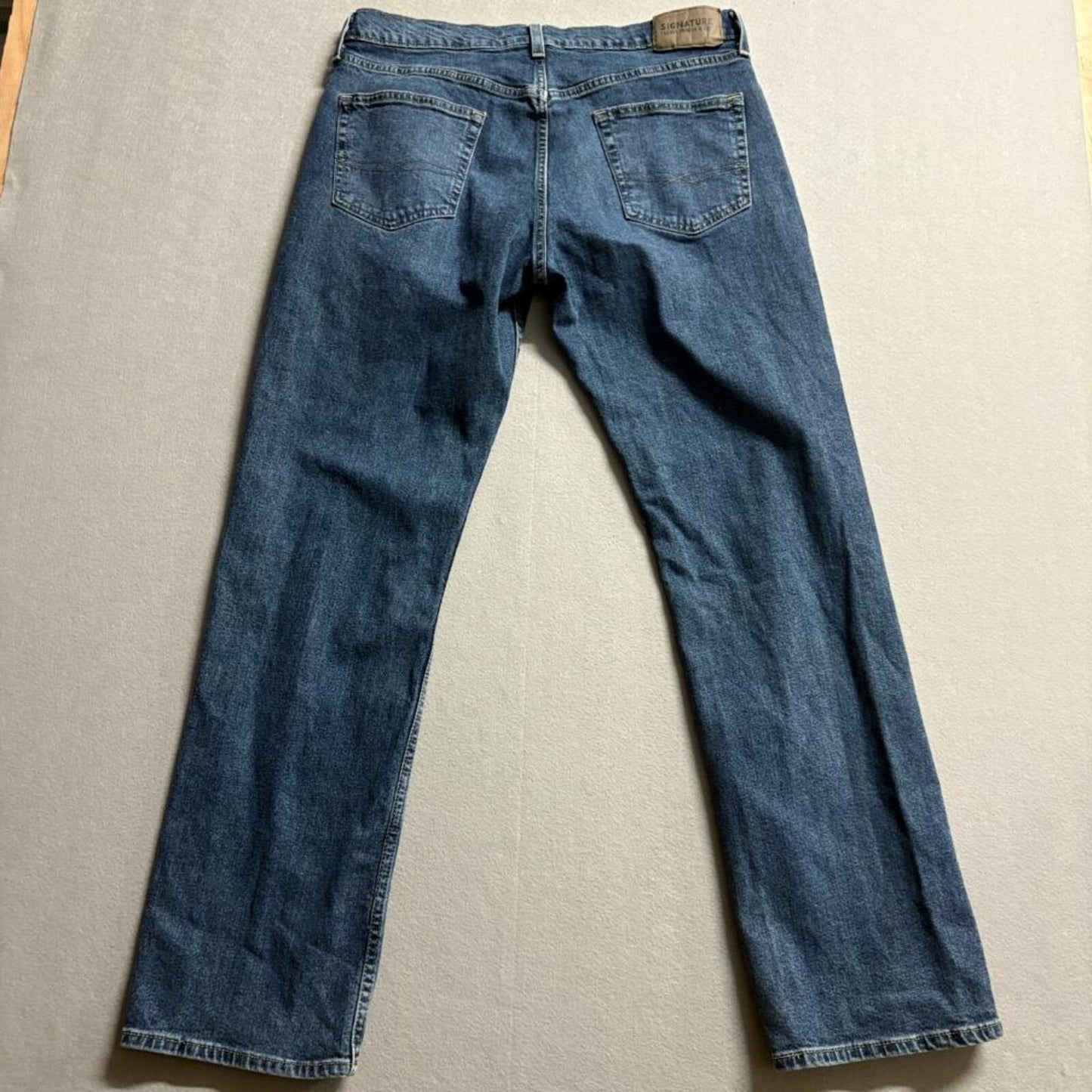 Signature by Levi Strauss Co Mens Jeans 34x32 S61 Relaxed Fit Blue Denim