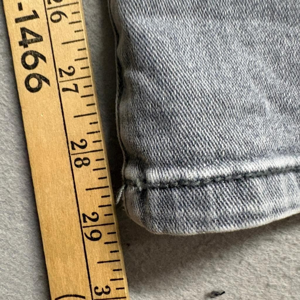 Cabi Button Fly Straight Jeans Womens Size 4 Gray Denim Stretch Pants Style 4520