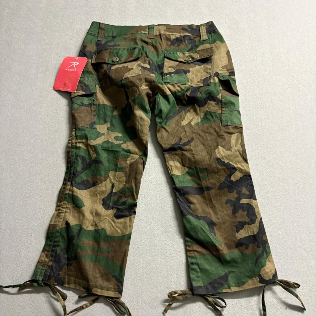 Rothco Womens Camo Capri Pants Size 9/10 Low Rise Cargo Woodland Camouflage New