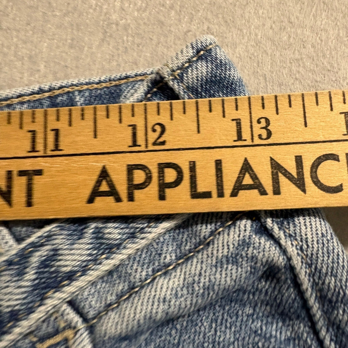 Hollister Ultra High Rise Mom Jeans Womens 3R W26 L27 Blue Stretch Denim Raw Hem