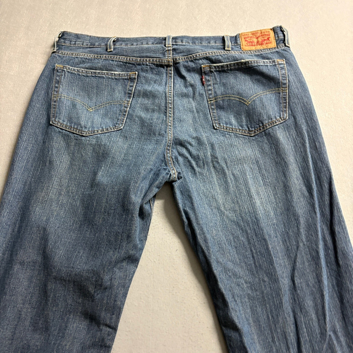 Levis 559 Relaxed Straight Jeans Mens W42 L38 Medium Wash Blue Denim Pants