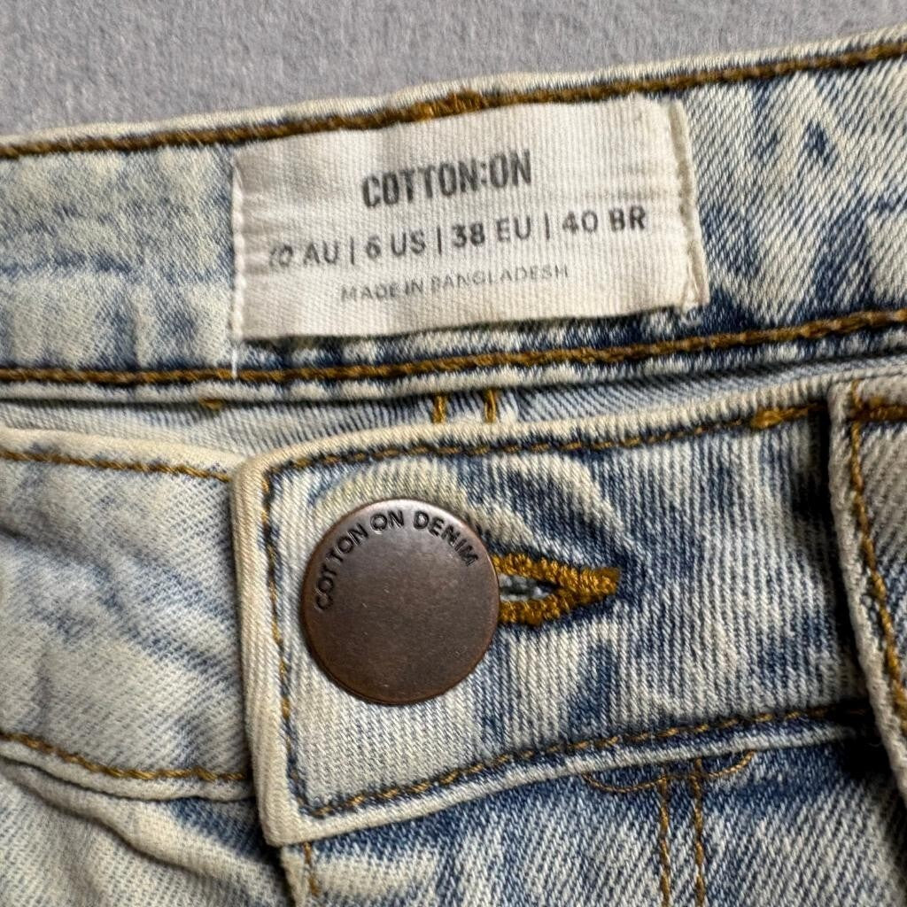 Cotton On Stretch Mom Jeans Womens US 6 Light Wash Distressed High Rise Denim