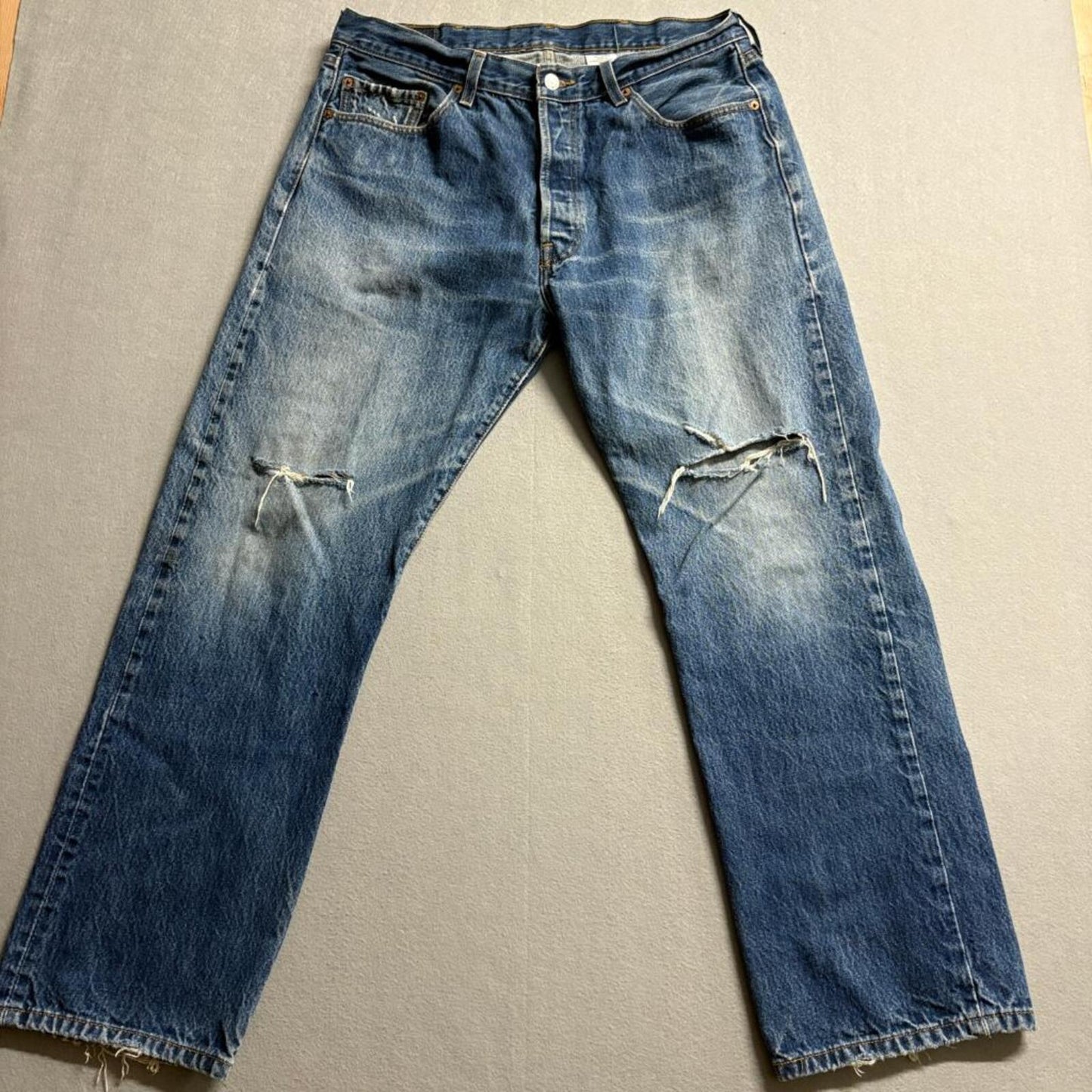 Levis 501 Button Fly Jeans Mens 38x32 Distressed Blue Denim Straight Leg 34x29