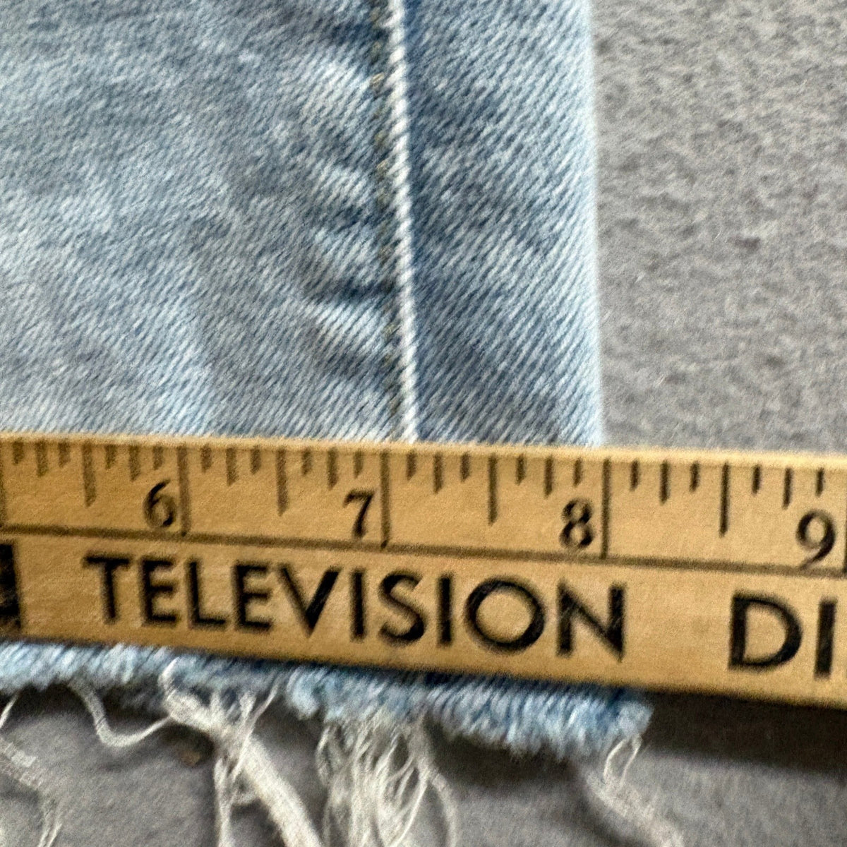 Universal Thread Ankle Bootcut Jeans Womens 6/R Light Wash Raw Hem Stretch Denim