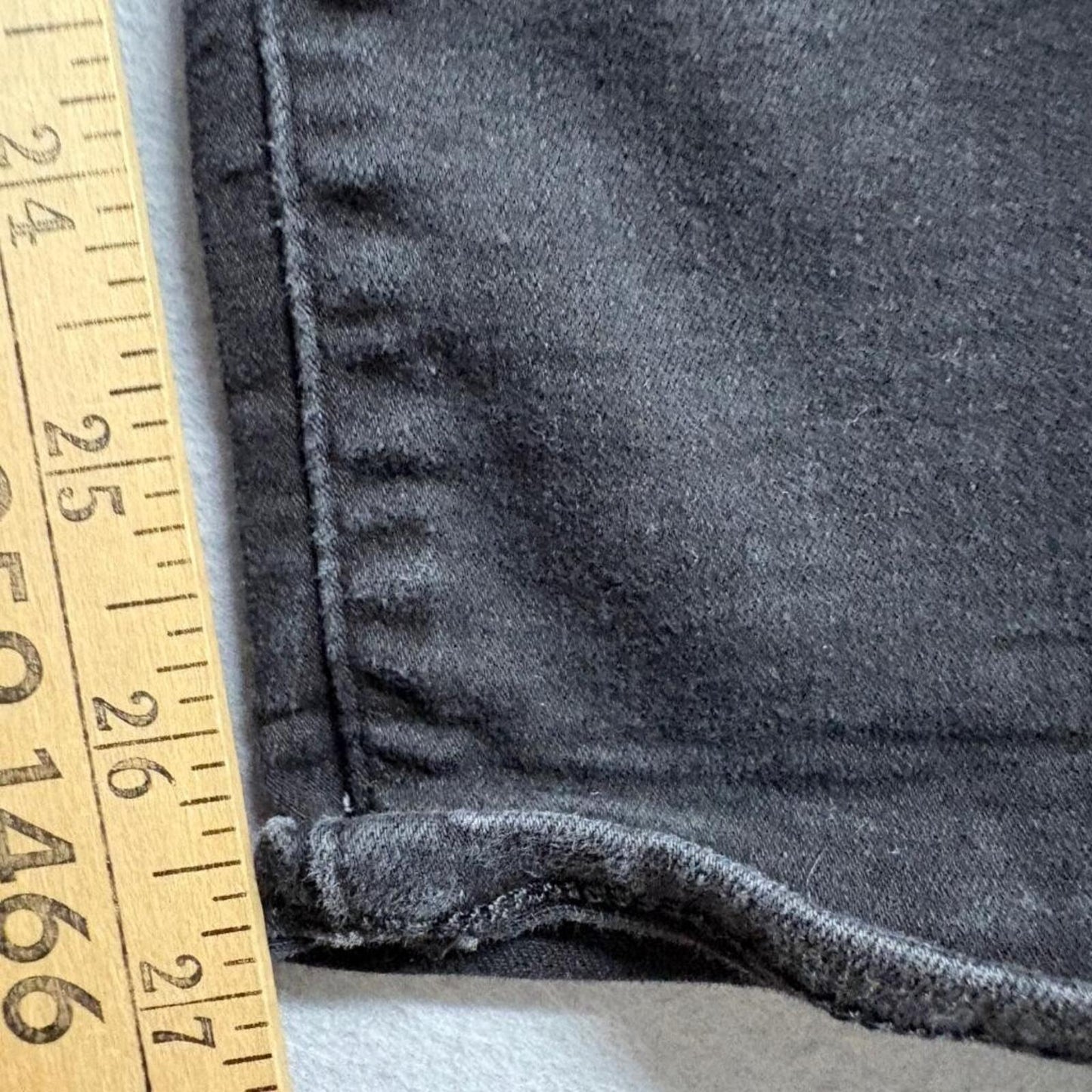Levi's 311 Shaping Skinny Jeans Womens Size 33 Black Denim Stretch Pants 33x27