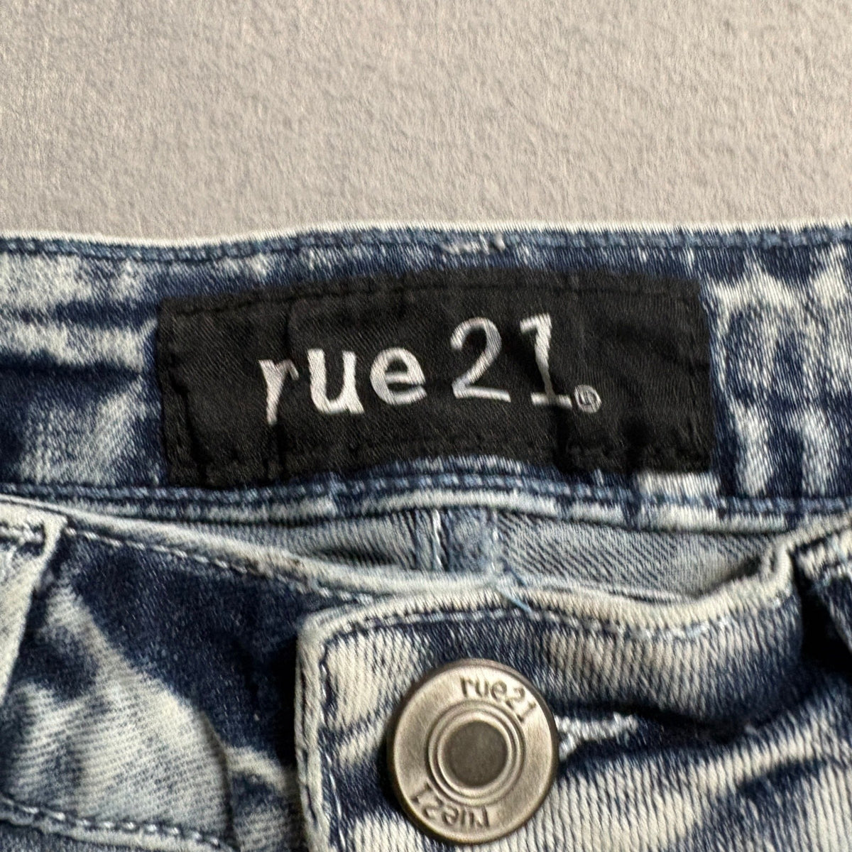 Rue21 Slim Taper Supreme Flex Jeans Mens 32x32 Distressed Acid Wash Blue Denim