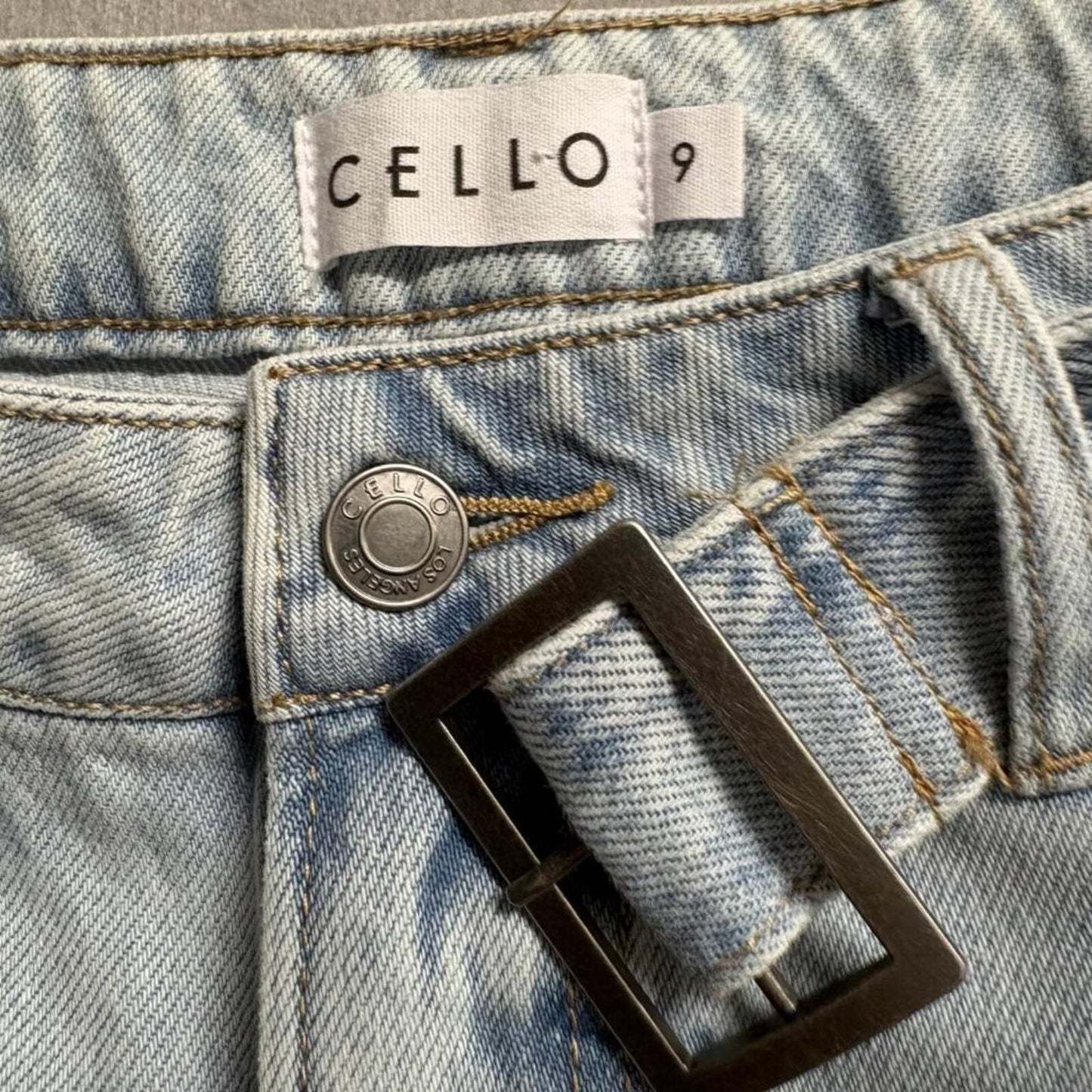 Cello Jeans Womens Size 9 Light Wash Distressed Wide Leg Denim Belted High Rise