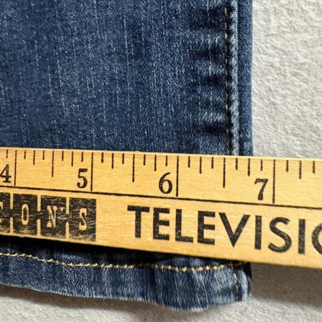 Signature by Levi Strauss Co Gold Womens Mid Rise Straight Jeans Size 6S W28 L30