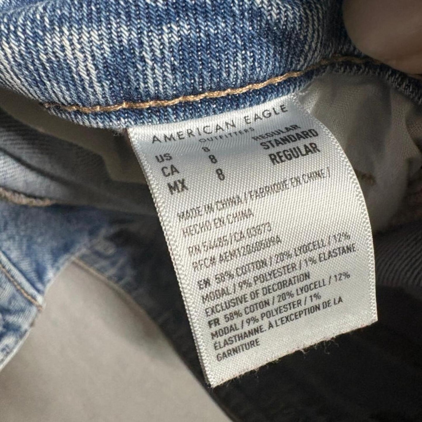 American Eagle Highest Rise Mom Jeans Womens 8 Regular Blue Distressed Pockets