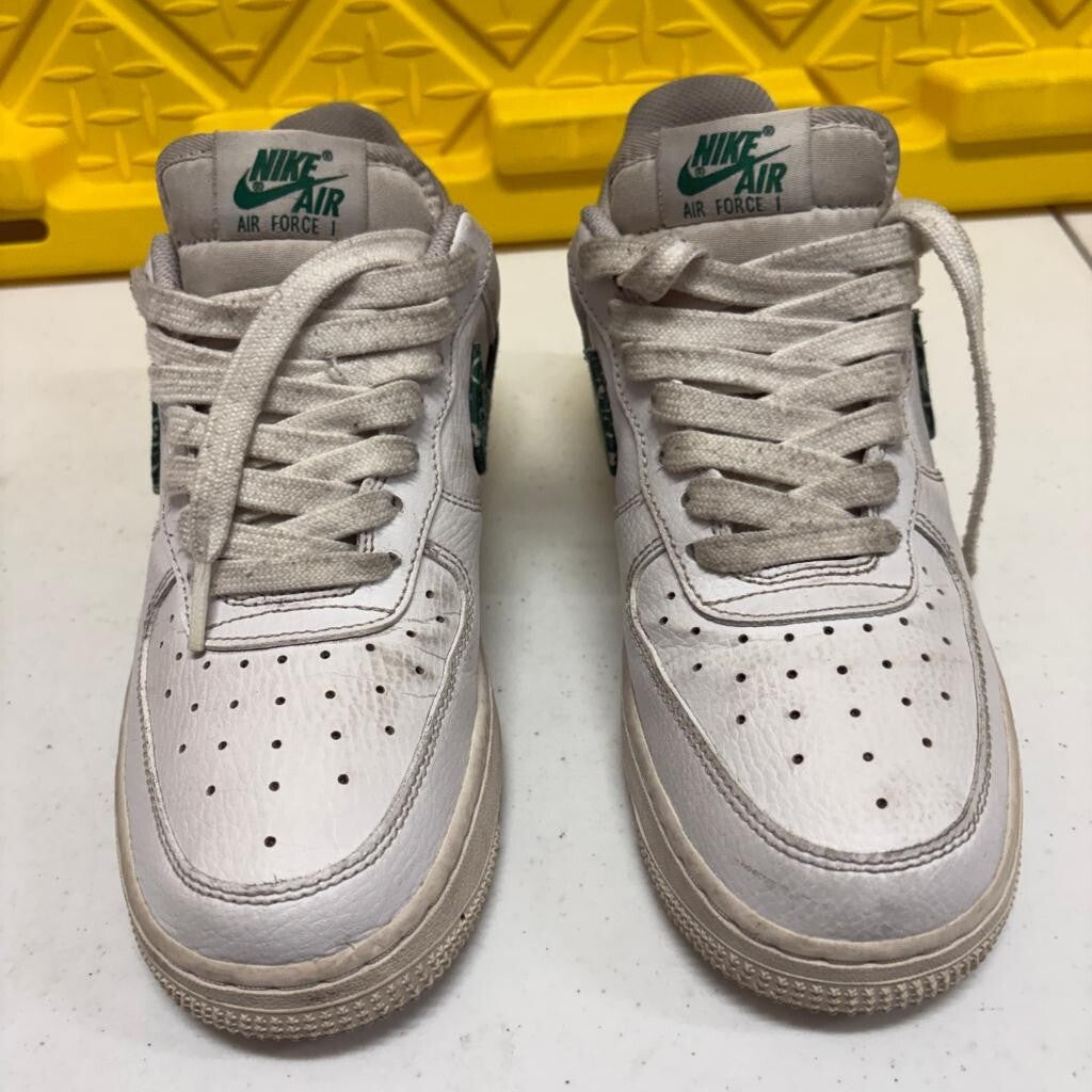 Nike Air Force 1 Low Green Paisley Womens Size 8 White Sneakers DH4406-102
